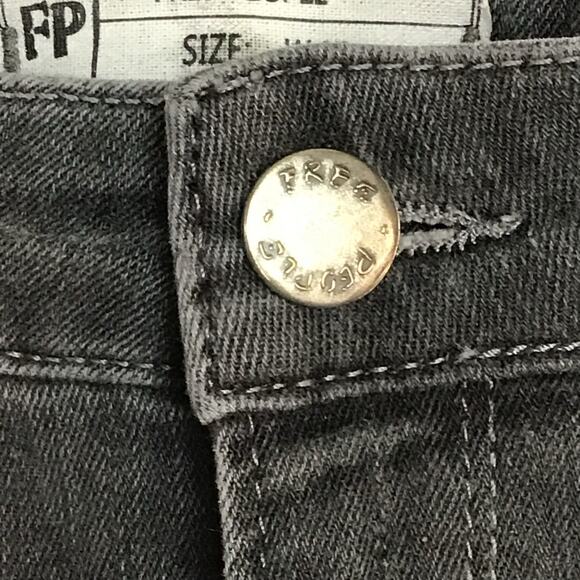 FREE PEOPLE Jeans Mid Rise Black Wash Raw Hem Straight Crop Jeans 27 Boho Goth - Picture 9 of 11